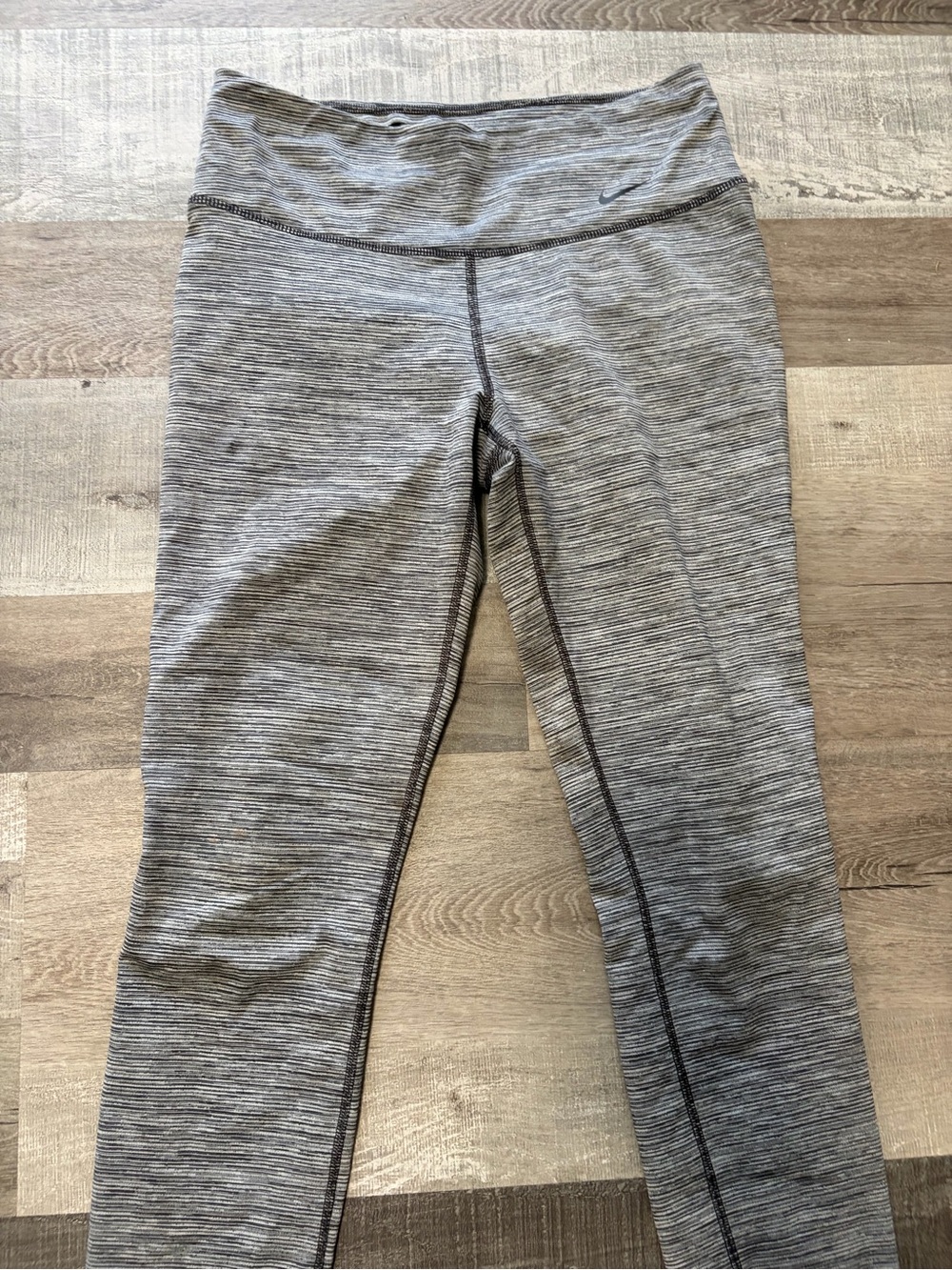 Nike Girls' Gray Space-Dye Leggings - Heathered Light Gray